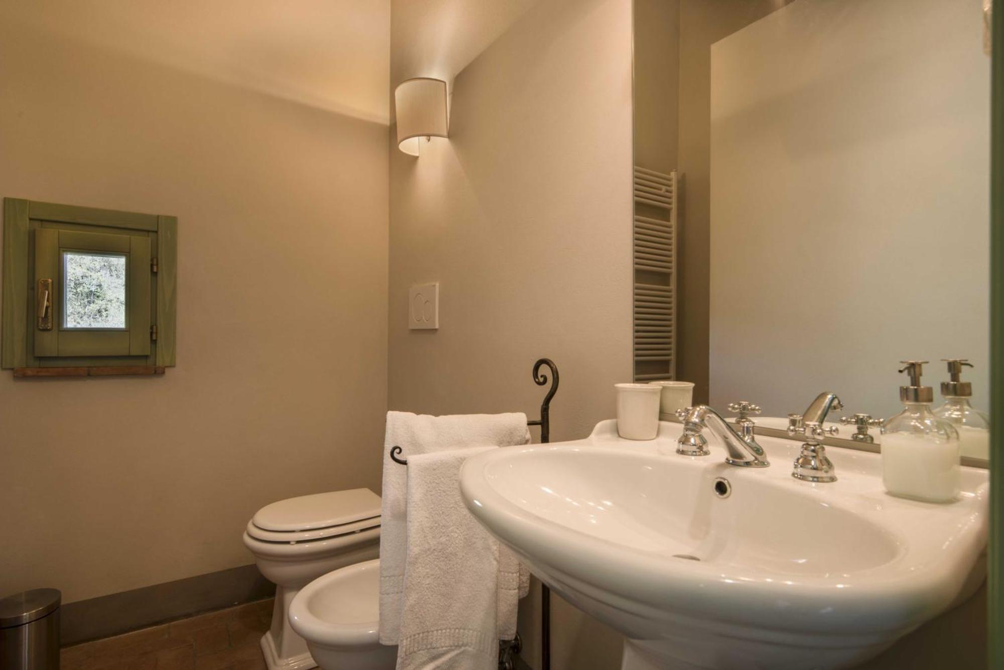 Borgo Di Camporsevoli Villa Exteriör bild